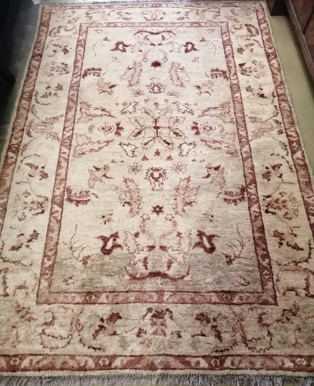 A Ziegler style rug, 180 x 120cm